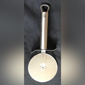 WMF Original Large Stainless Steel Pizza Cutter - Silver brushed